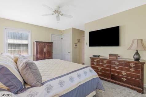 487 Knollwood Drive Bridgewater NJ 08807