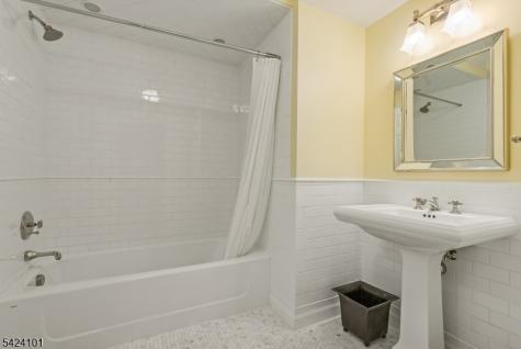 18 Yardley Road Mendham NJ 07945