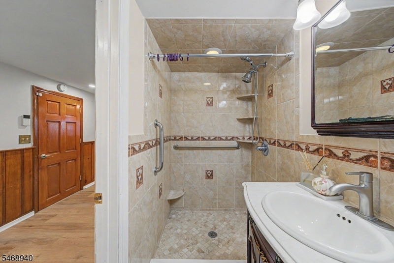136 Headley Terrace Union NJ 07083