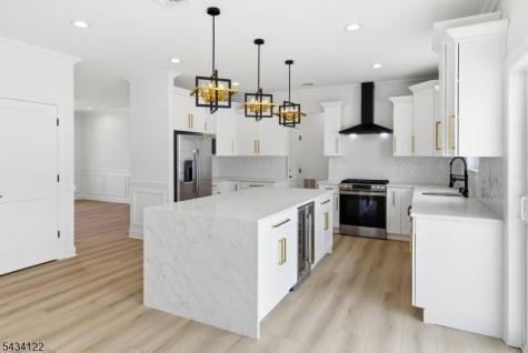 137 Platt Avenue Saddle Brook NJ 07663