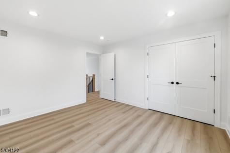 137 Platt Avenue Saddle Brook NJ 07663