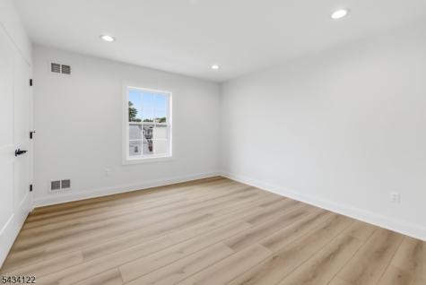 137 Platt Avenue Saddle Brook NJ 07663