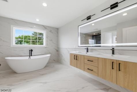 137 Platt Avenue Saddle Brook NJ 07663