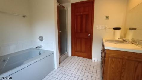 83 Lakeside Drive Vernon NJ 07461