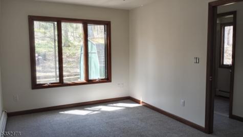 83 Lakeside Drive Vernon NJ 07461