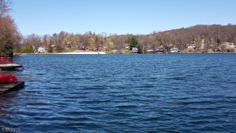 83 Lakeside Drive Vernon NJ 07461