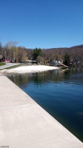 83 Lakeside Drive Vernon NJ 07461