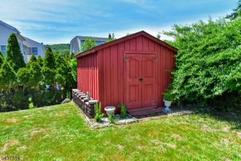 11 Onyx Terrace North Haledon NJ 07508