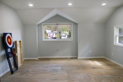 223 Squaw Trail Hopatcong NJ 07821