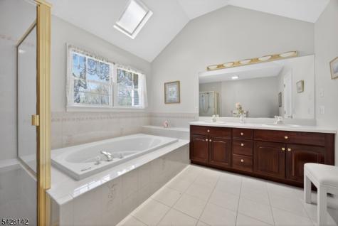 7 Cecilia Court Vernon NJ 07462