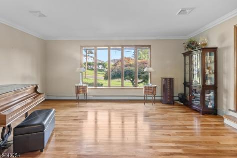 8 Cracco Lane Wayne NJ 07470