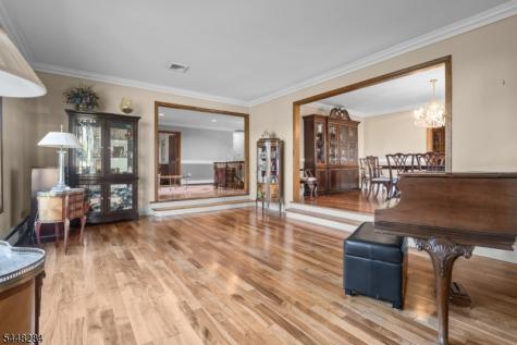 8 Cracco Lane Wayne NJ 07470