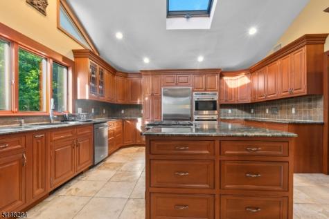 8 Cracco Lane Wayne NJ 07470