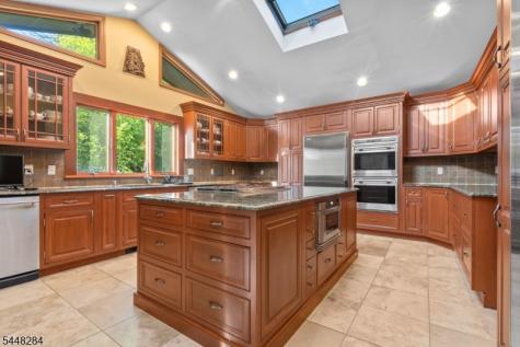 8 Cracco Lane Wayne NJ 07470