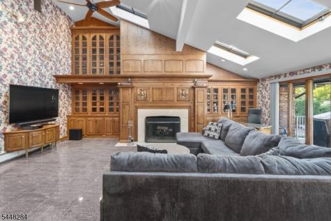 8 Cracco Lane Wayne NJ 07470