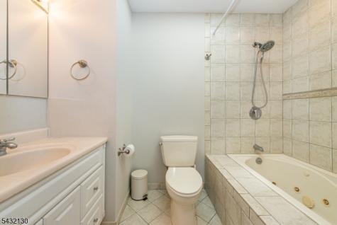 77 Hanover Road Mountain Lakes NJ 07046