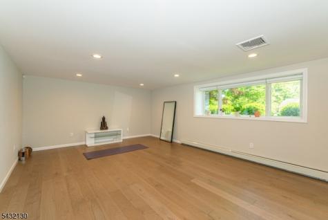 77 Hanover Road Mountain Lakes NJ 07046