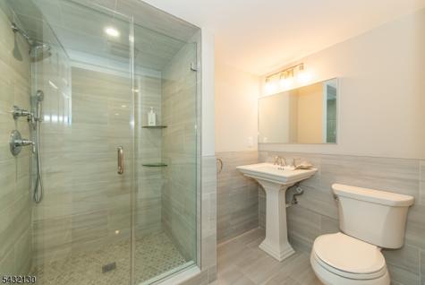 77 Hanover Road Mountain Lakes NJ 07046