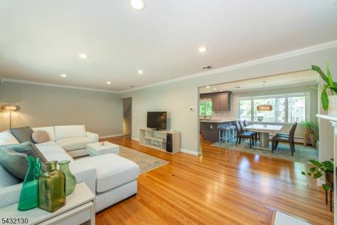 77 Hanover Road Mountain Lakes NJ 07046