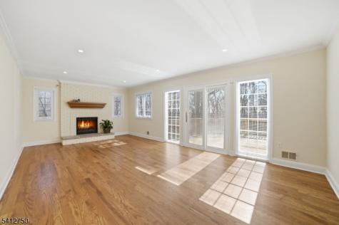 50 Pinewood Crescent Berkeley Heights NJ 07922