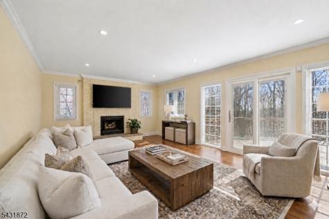 50 Pinewood Crescent Berkeley Heights NJ 07922