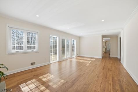 50 Pinewood Crescent Berkeley Heights NJ 07922
