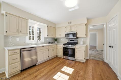 50 Pinewood Crescent Berkeley Heights NJ 07922
