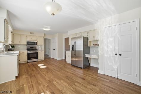 50 Pinewood Crescent Berkeley Heights NJ 07922