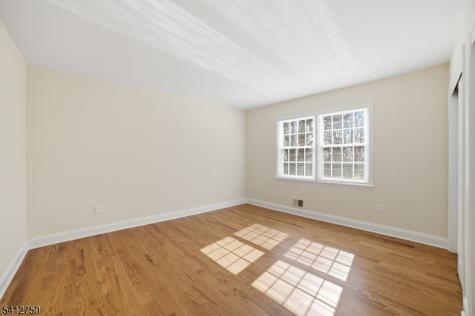 50 Pinewood Crescent Berkeley Heights NJ 07922