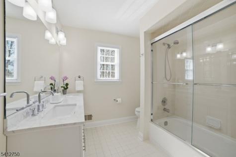 50 Pinewood Crescent Berkeley Heights NJ 07922