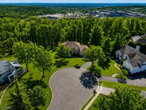 50 Pinewood Crescent Berkeley Heights NJ 07922