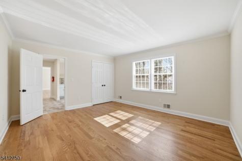 50 Pinewood Crescent Berkeley Heights NJ 07922