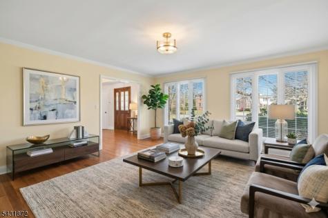 50 Pinewood Crescent Berkeley Heights NJ 07922