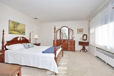 11 Kenneth Road Montclair NJ 07043