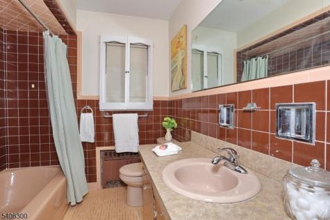 11 Kenneth Road Montclair NJ 07043