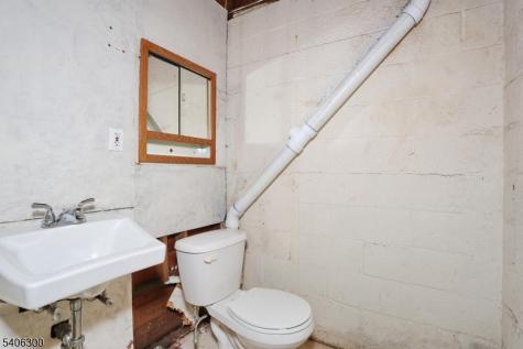 11 Kenneth Road Montclair NJ 07043