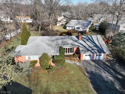 11 Kenneth Road Montclair NJ 07043