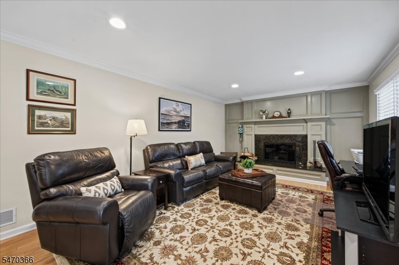 328 Rolling Knolls Way Bridgewater NJ 08807
