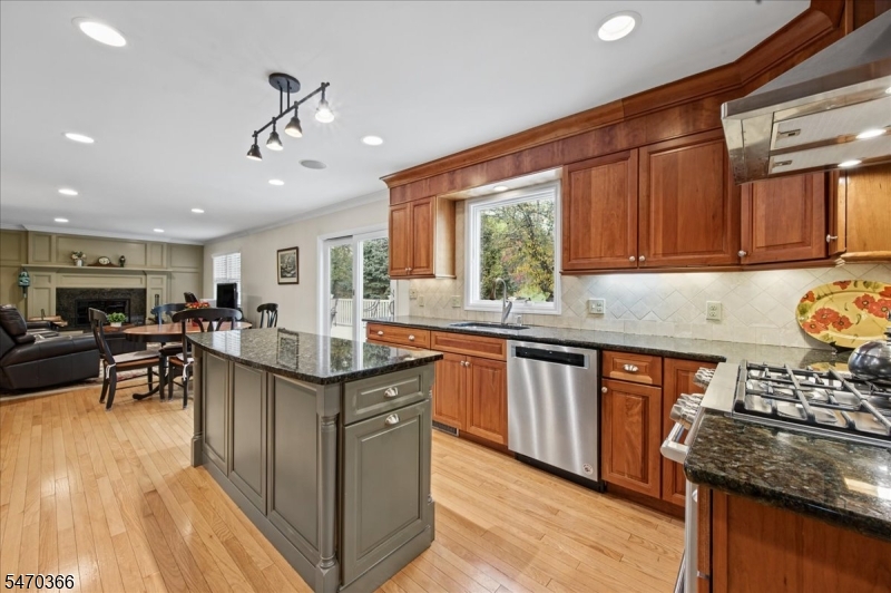 328 Rolling Knolls Way Bridgewater NJ 08807