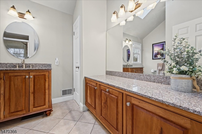 328 Rolling Knolls Way Bridgewater NJ 08807