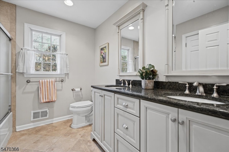 328 Rolling Knolls Way Bridgewater NJ 08807