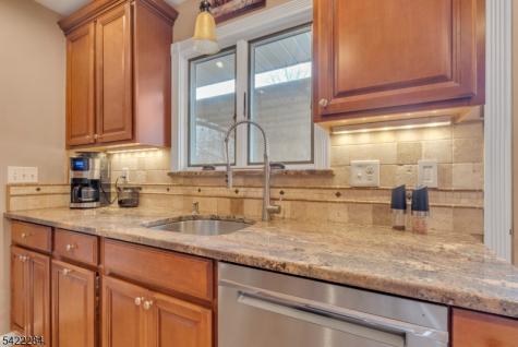 85 Larsen Road West Milford NJ 07480