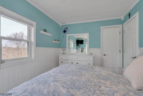 85 Larsen Road West Milford NJ 07480