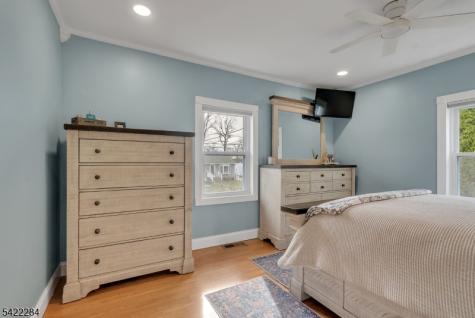 85 Larsen Road West Milford NJ 07480