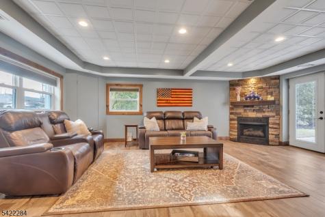 85 Larsen Road West Milford NJ 07480