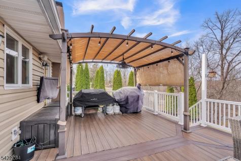 85 Larsen Road West Milford NJ 07480