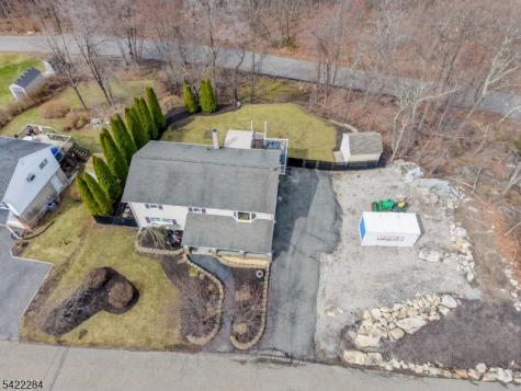 85 Larsen Road West Milford NJ 07480