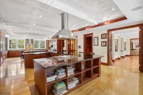 24 Douglass Avenue Bernardsville NJ 07924