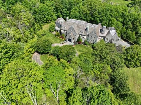 24 Douglass Avenue Bernardsville NJ 07924