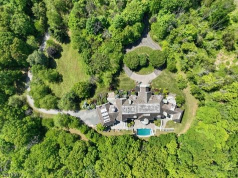 24 Douglass Avenue Bernardsville NJ 07924